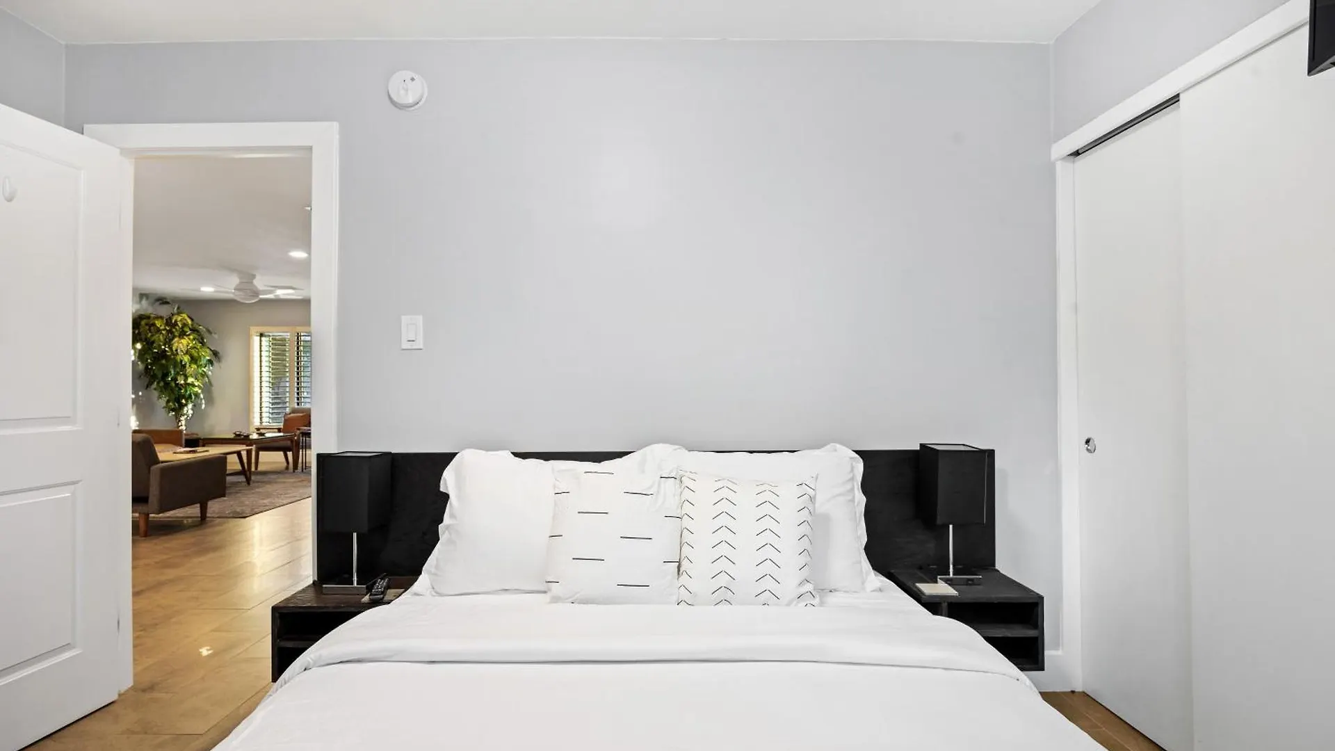 Holiday home Biltmore Highlands By Porter Luxury Home Wprivate Pool And Mountain Views Phoenix